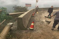圆柱子模板单柱提升架的使用事项[久筑圆柱模板哪家好]